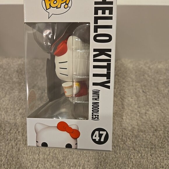 Funko Pop! Vinyl: Sanrio - Hello Kitty (With Noodles) - EB games(Exclusive) #47 - Picture 4 of 6